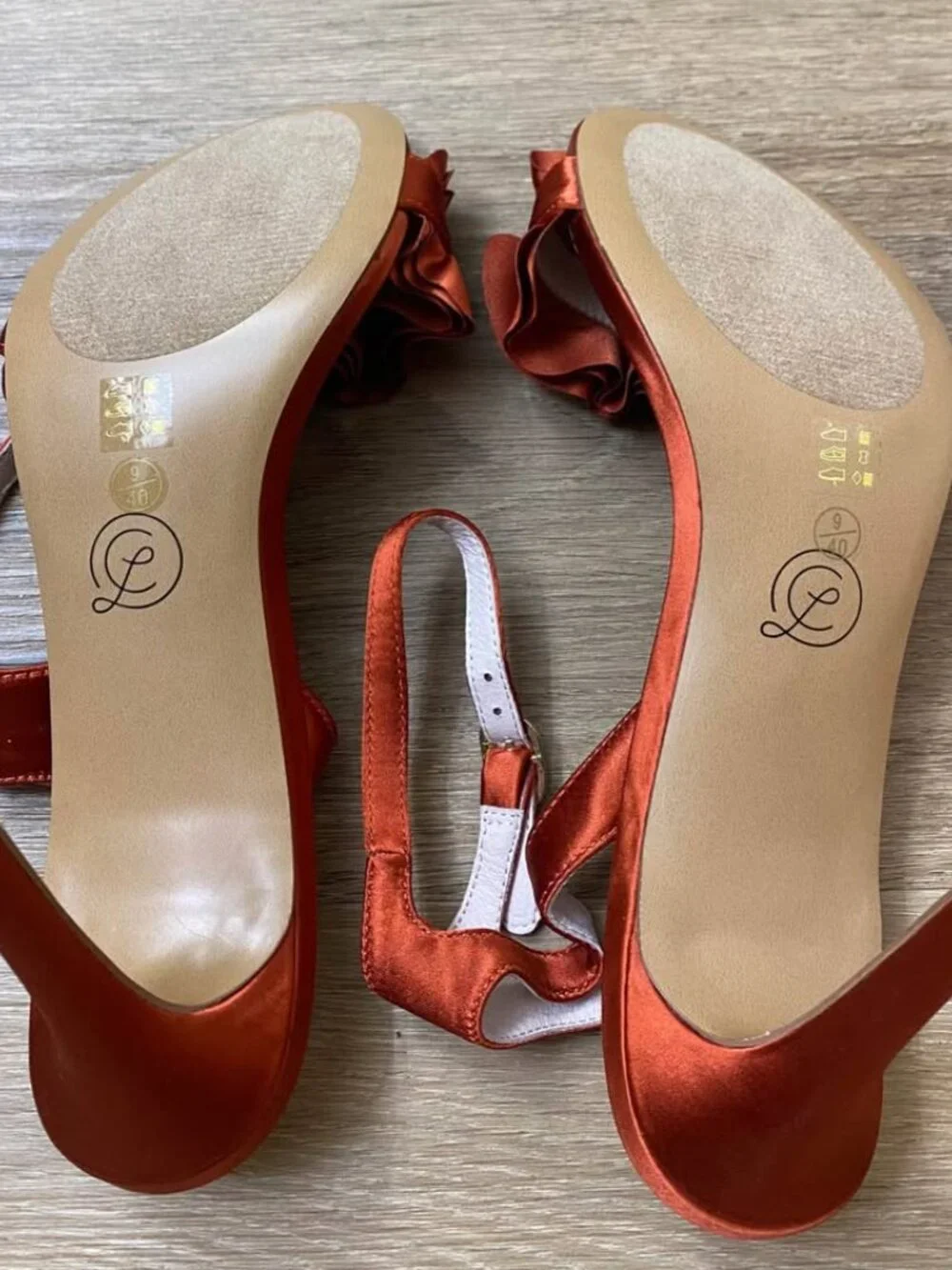 Chinese Laundry Rust Satin Ruffle Toe Ankle Strap Heels Size 9 ~ 4” Stiletto Dre